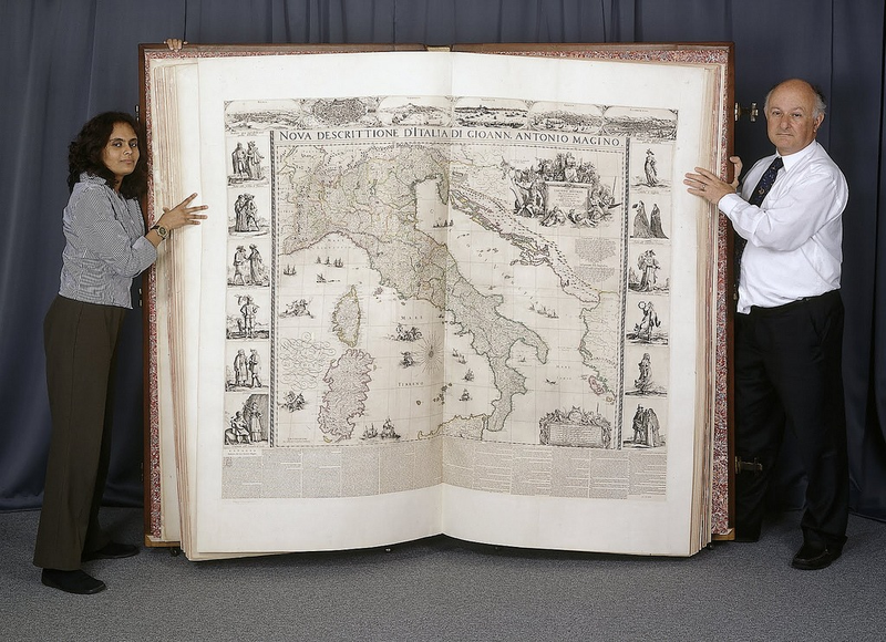 Illustration for article titled Drool In Envy Over Some of the World's Largest Books